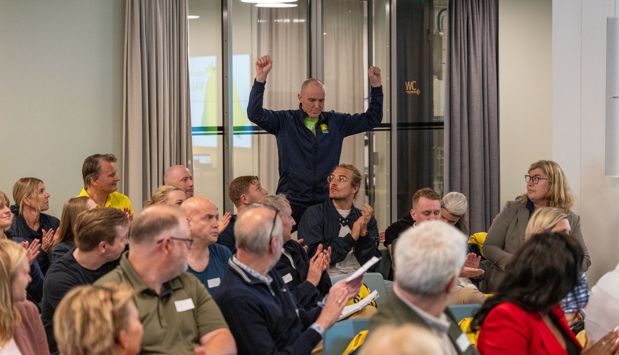 Välbesökt stämma och givande panelsamtal Välbesökt stämma och givande panelsamtal