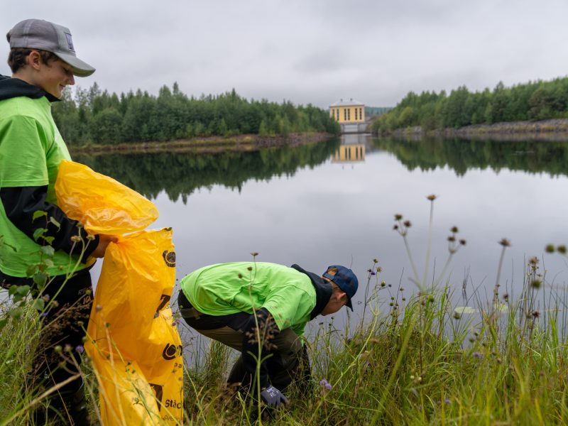 Över 1 miljon kronor till ungdomsidrotten när älvarna vid Fortums vattenkraft städas Över 1 miljon kronor till ungdomsidrotten när älvarna vid Fortums vattenkraft städas