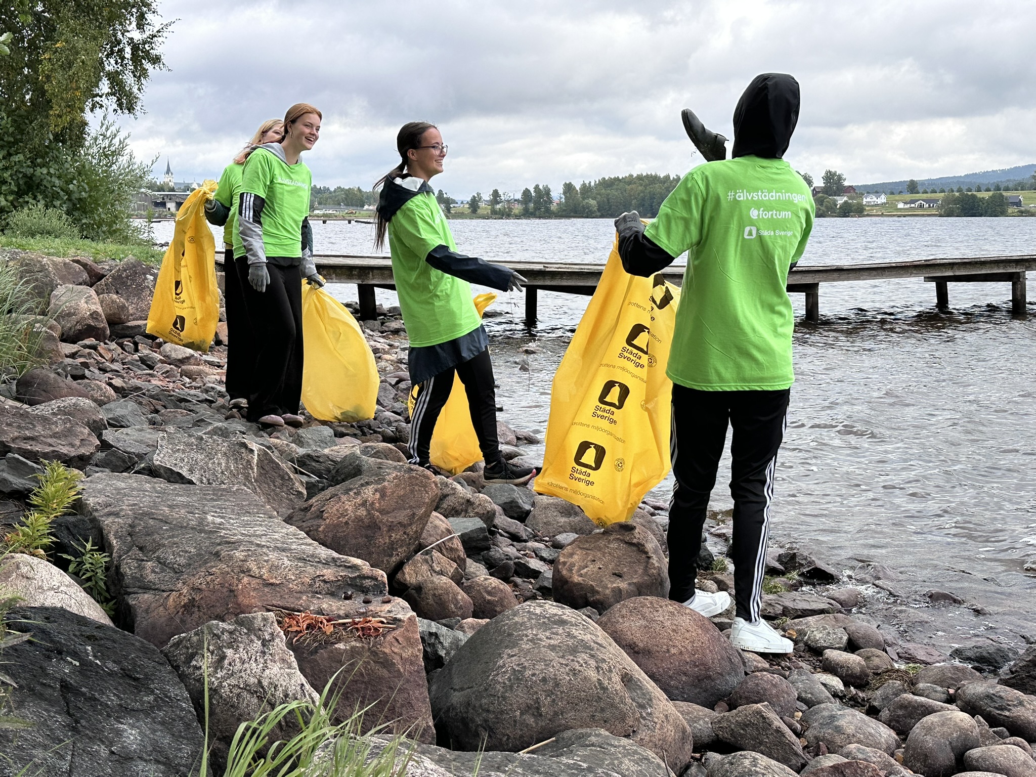 Glädjande resultat: mindre skräp längs Sveriges älvar